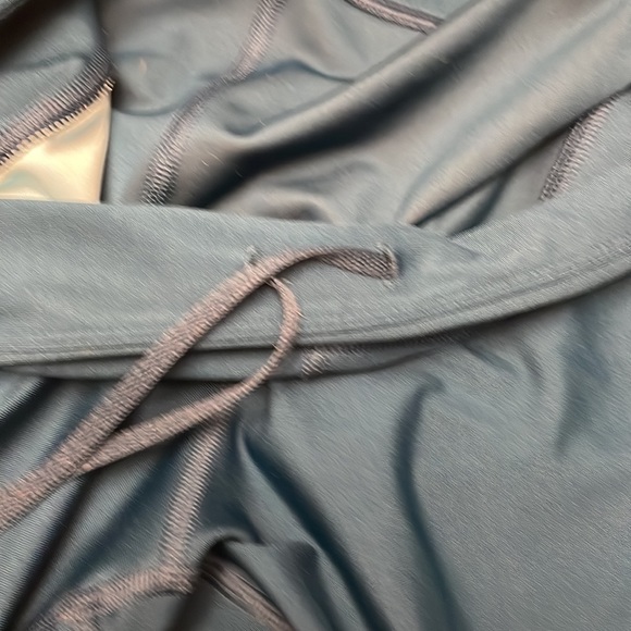 Under Armour women’s cropped leggings XL back zip pocket Heatgear compression - Picture 8 of 8